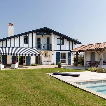Belle Maison Basque Avec Piscine Pres De Guethary