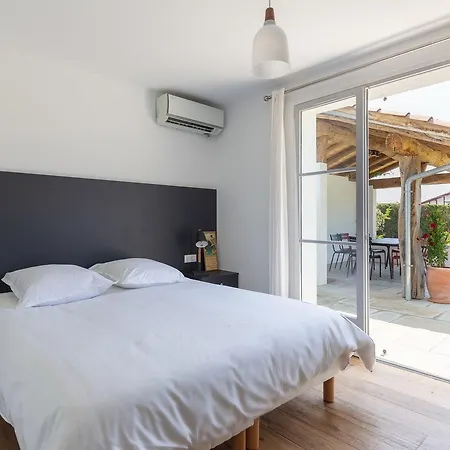 Belle Maison Basque Avec Piscine Pres De Guethary Vakantiehuis *