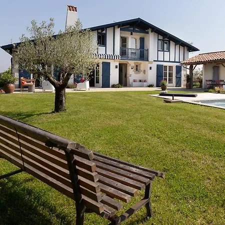 Belle Maison Basque Avec Piscine Pres De Guethary