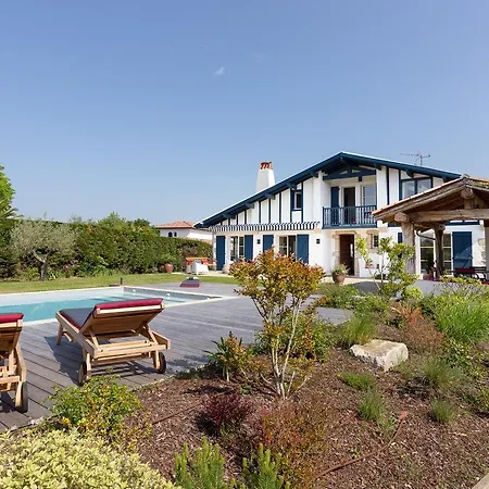 Vakantiehuis Belle Maison Basque Avec Piscine Pres De Guethary