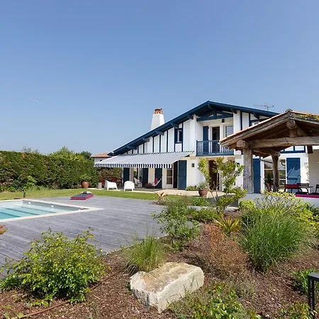 Vakantiehuis Belle Maison Basque Avec Piscine Pres De Guethary